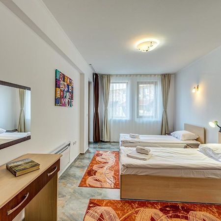 Bright And Spacious 2-Bdr Apartment With Balcony By Flat Mаnager بامبوروفو المظهر الخارجي الصورة