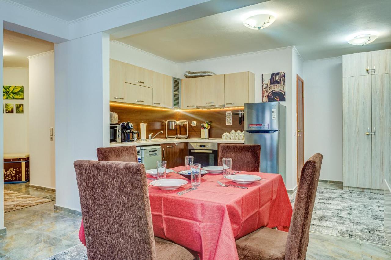 Bright And Spacious 2-Bdr Apartment With Balcony By Flat Mаnager بامبوروفو المظهر الخارجي الصورة