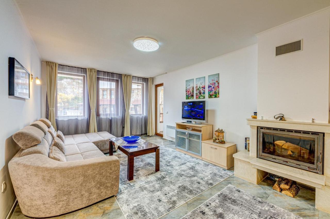 Bright And Spacious 2-Bdr Apartment With Balcony By Flat Mаnager بامبوروفو المظهر الخارجي الصورة